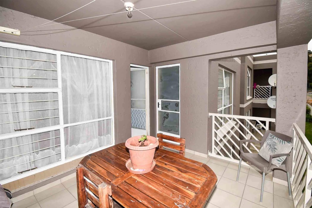 Apartment for sale in Roodekrans - RDT1637309 Apartment for sale in Roodekrans - RDT1637309