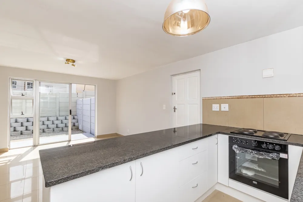 Apartment sold in Wynberg, Cape Town - KW1731841 Apartment sold in Wynberg, Cape Town - KW1731841
