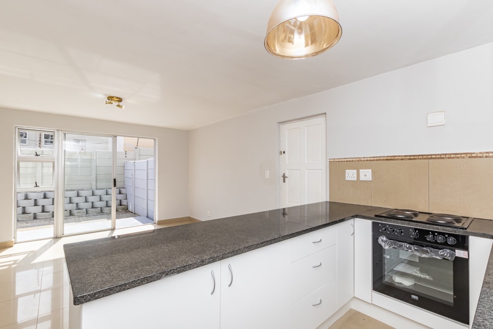 Apartment for sale in Wynberg, Cape Town - KW1731841