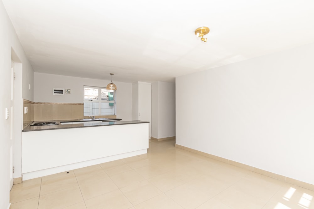 Apartment for sale in Wynberg, Cape Town - KW1731841