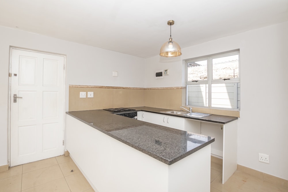 Apartment for sale in Wynberg, Cape Town - KW1731841