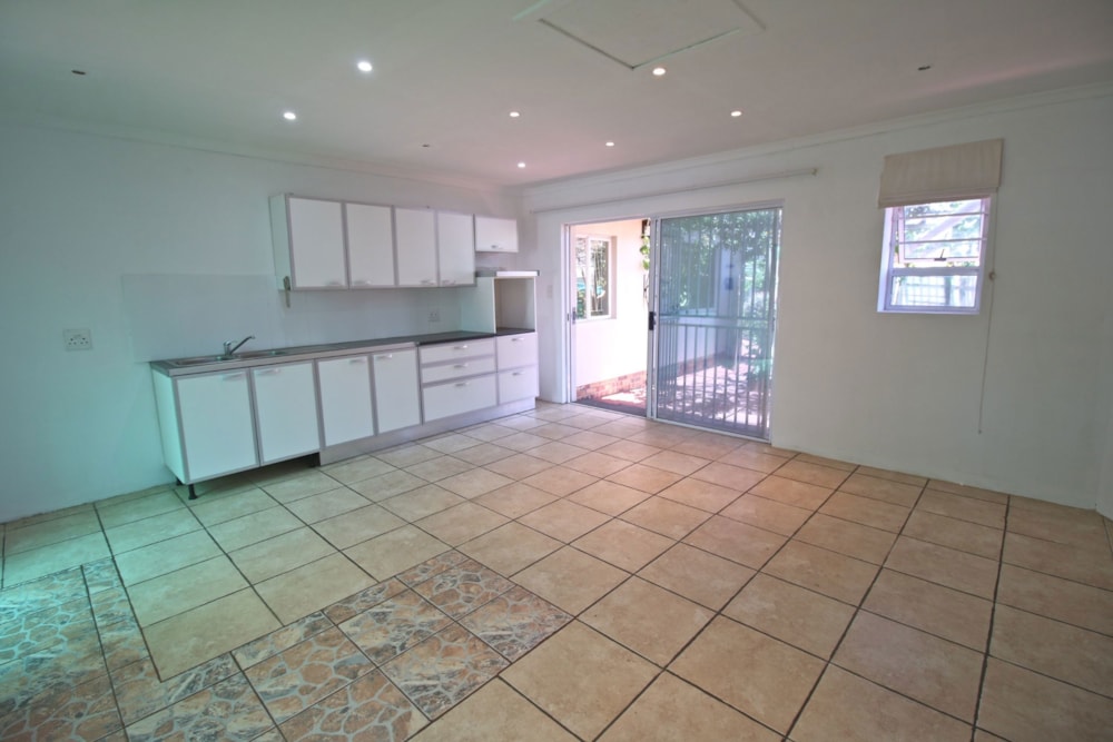 Bachelor apartment to rent in Bothasig - 1PLA1735290 Bachelor apartment to rent in Bothasig - 1PLA1735290