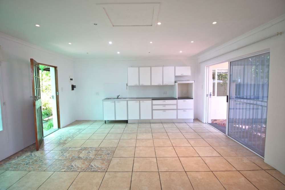 Bachelor apartment to rent in Bothasig - 1PLA1735290 Bachelor apartment to rent in Bothasig - 1PLA1735290