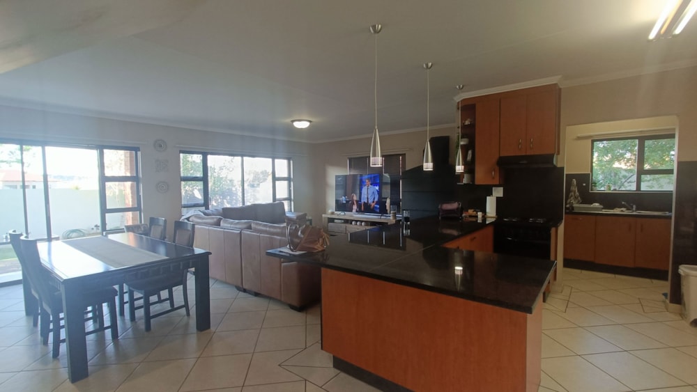 Double-storey house to rent in Lilyvale Estate - 1BX1720952