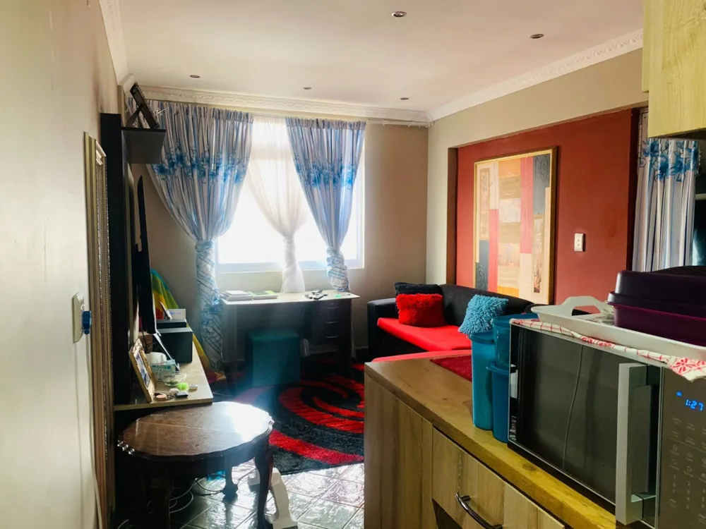 Studio apartment for sale in South Beach Durban - 1DA1635087 Studio apartment for sale in South Beach Durban - 1DA1635087