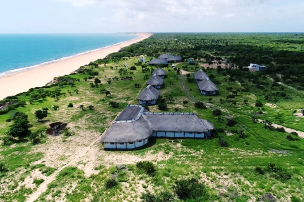 Beach resort for sale in Inhassoro, Mozambique - 3MQ1552992