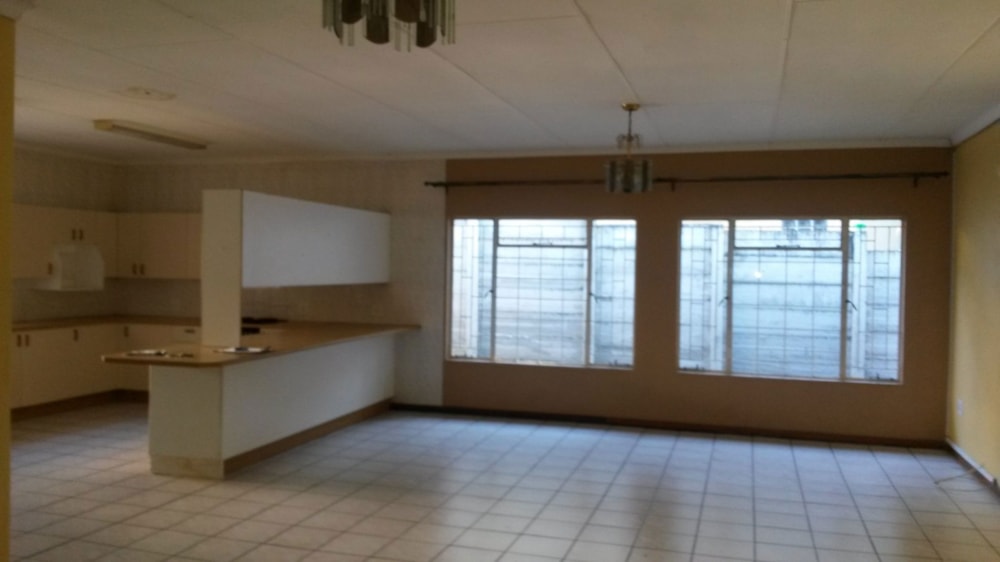 House let in West Acres - 1NS1736492