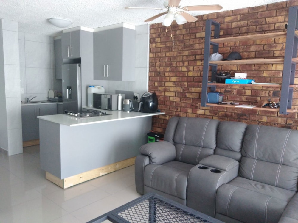Apartment for sale in Scottburgh - 1si1635113 Apartment for sale in Scottburgh - 1si1635113