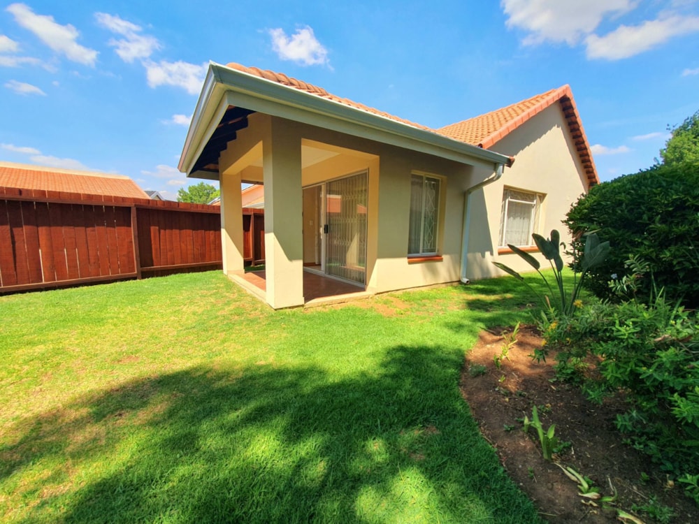 Garden cottage let in Rynfield - ENL1683789 Garden cottage let in Rynfield - ENL1683789