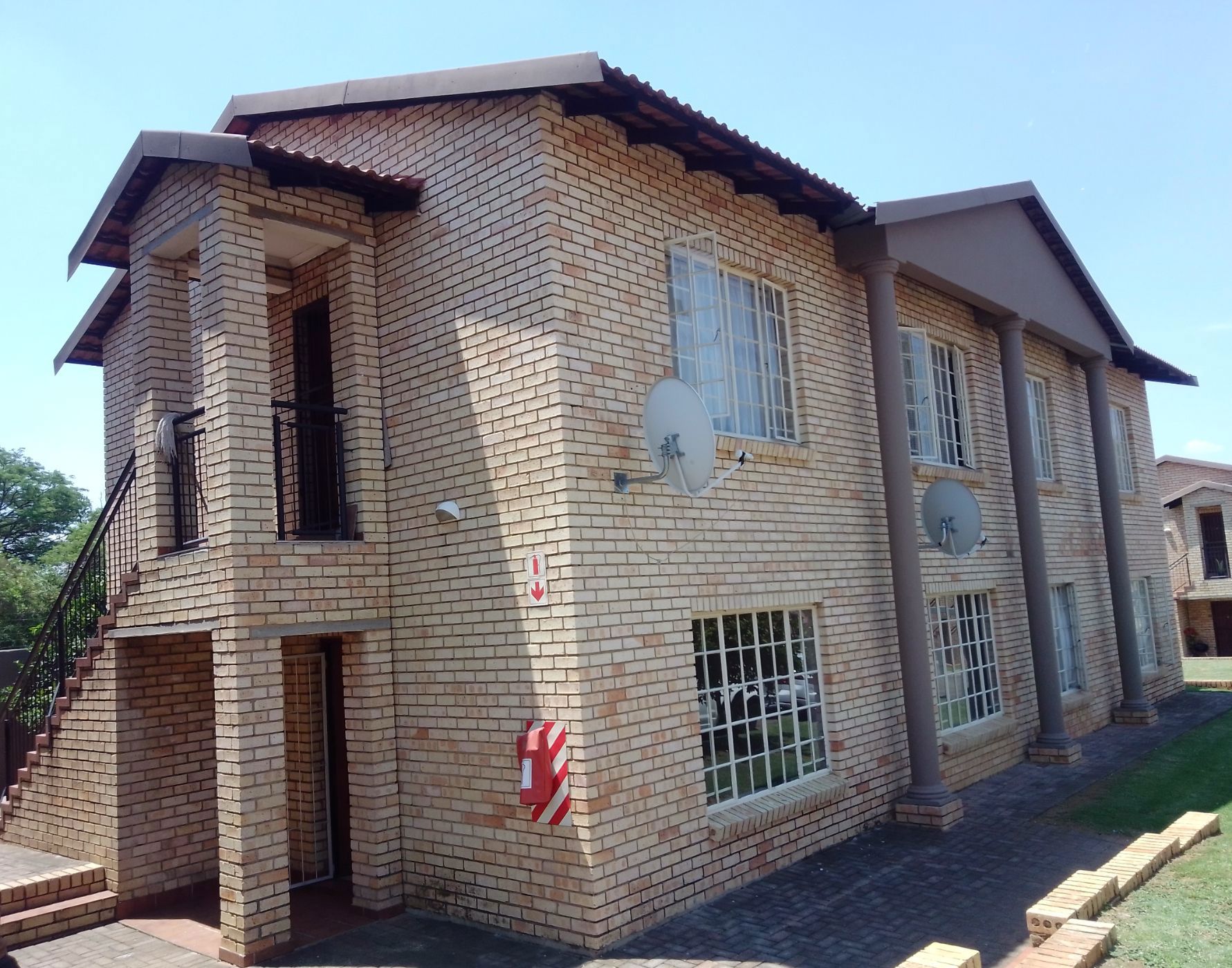 Apartment to rent in Waterval East - 1RU1638322