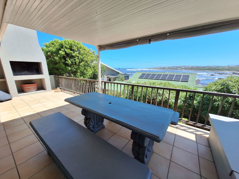 Double-storey house to rent in Onrus - ONL1646457 Double-storey house to rent in Onrus - ONL1646457