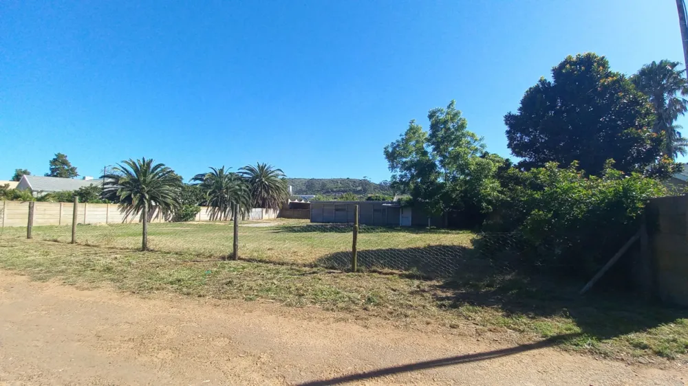Residential vacant land for sale in Heidelberg, Garden Route - 1SR1657445 Residential vacant land for sale in Heidelberg, Garden Route - 1SR1657445