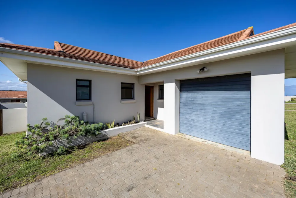 House for sale in Kidds Beach - 1ET1635555 House for sale in Kidds Beach - 1ET1635555