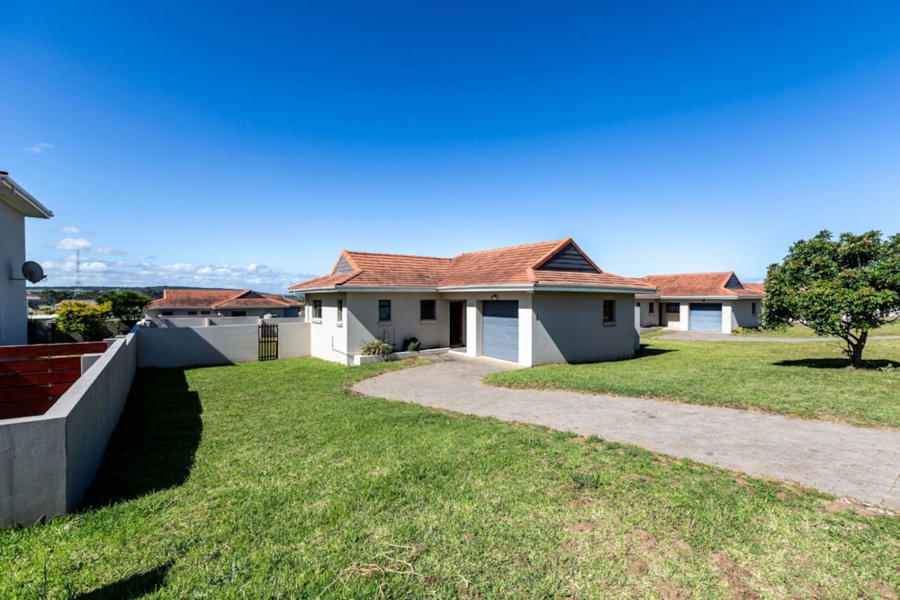 House for sale in Kidds Beach - 1ET1635274