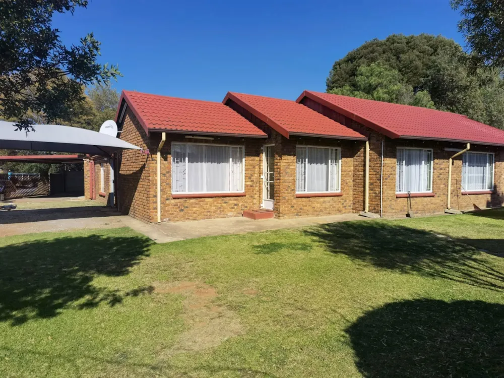 House let in Bonaero Park - ENL1717777 House let in Bonaero Park - ENL1717777