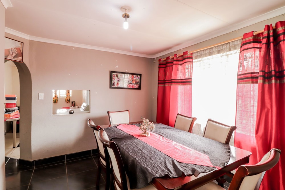 House for sale in Lenasia South - 1GV1670874 House for sale in Lenasia South - 1GV1670874