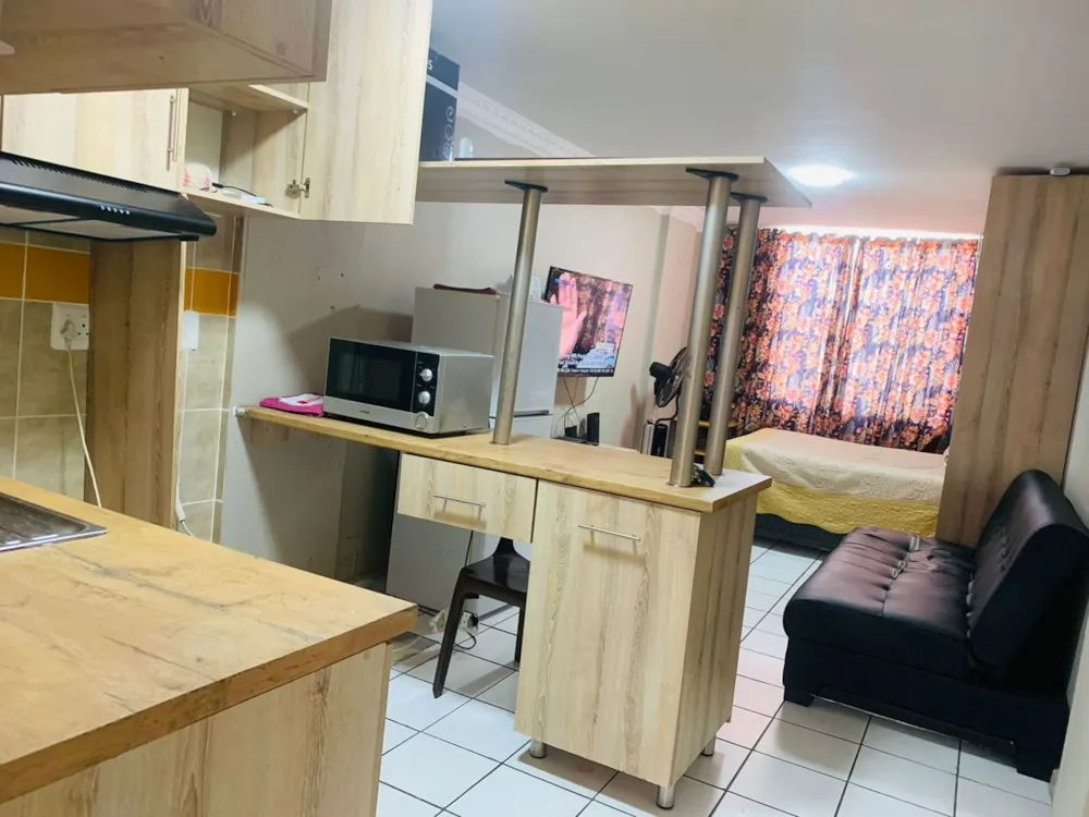 Studio apartment for sale in South Beach Durban - 1DA1635106 Studio apartment for sale in South Beach Durban - 1DA1635106