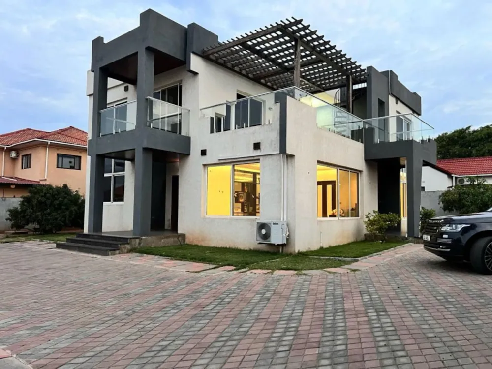 Double-storey house for sale in Roma, Zambia - 3ZA1635307