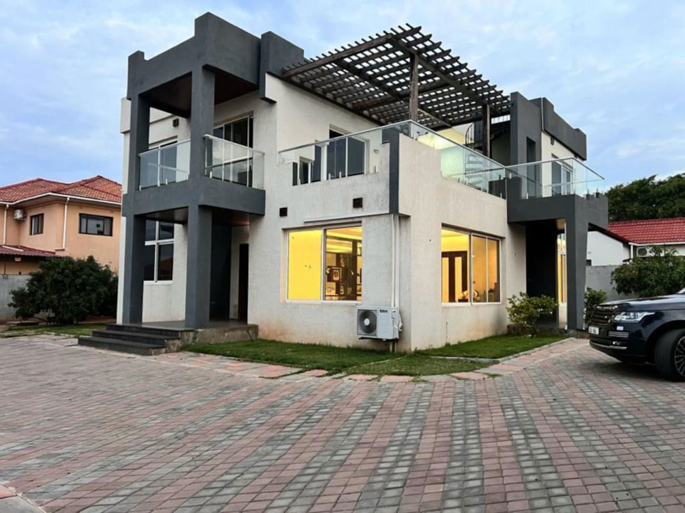 Double-storey house for sale in Roma, Zambia - 3ZA1635307