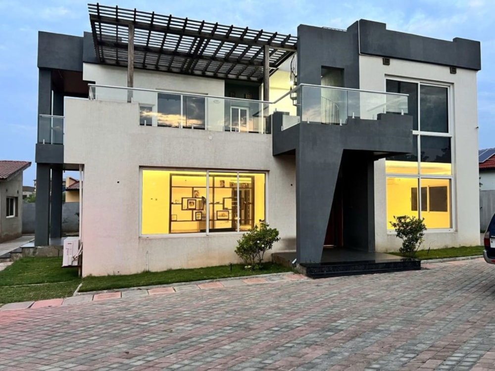 Double-storey house for sale in Roma, Zambia - 3ZA1635307