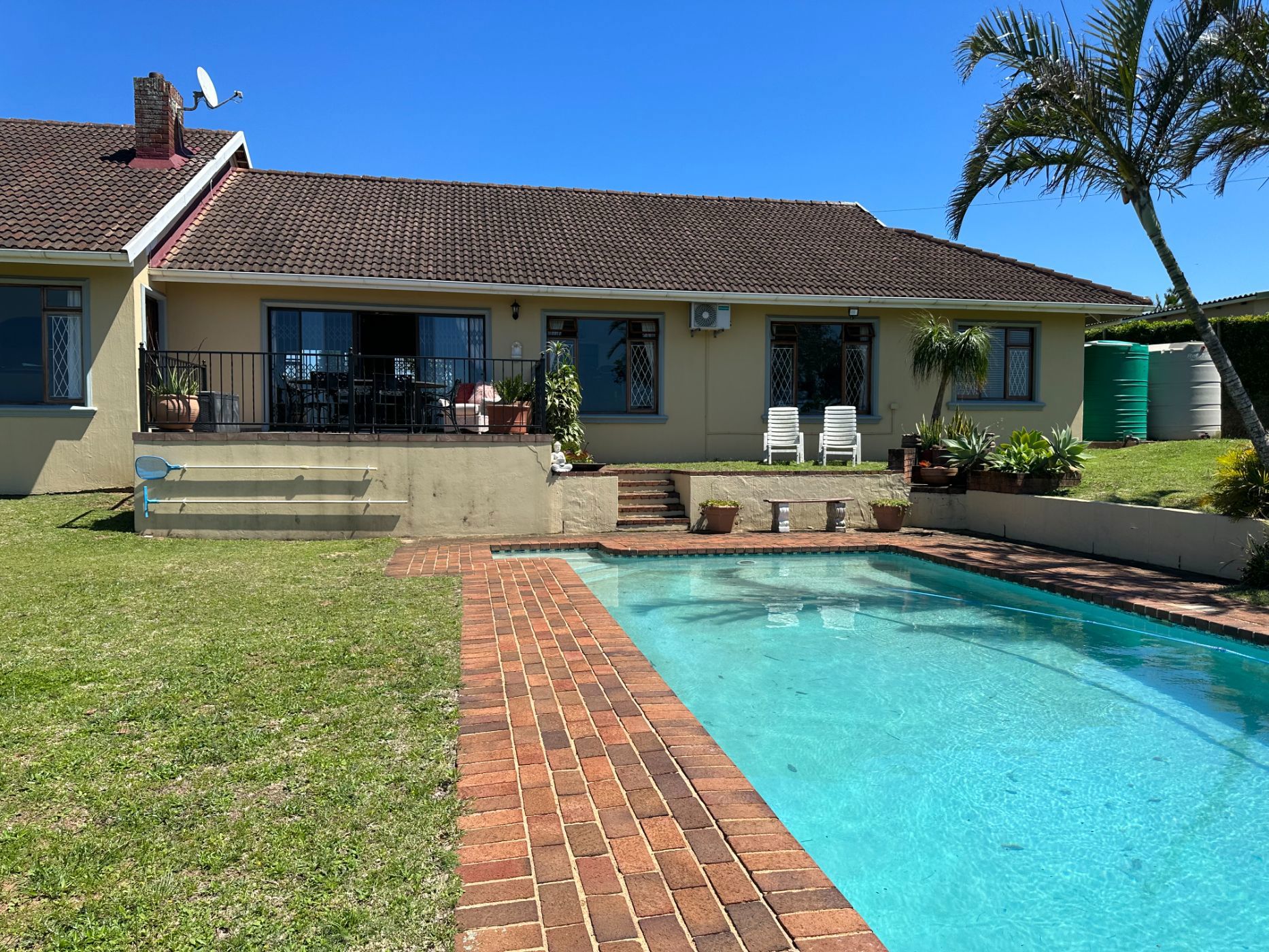 Apartment for sale in Port Edward - 1PD1636694