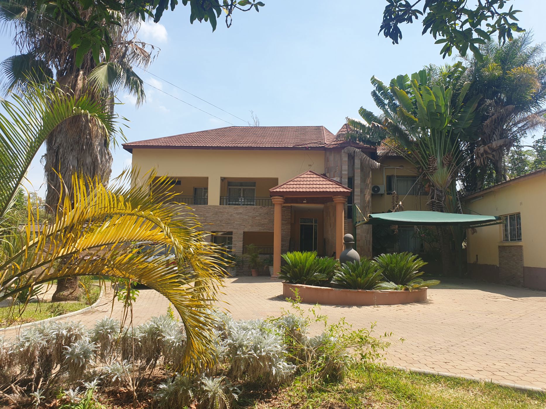 Double-storey house to rent in Roma, Zambia - 3ZA1637296