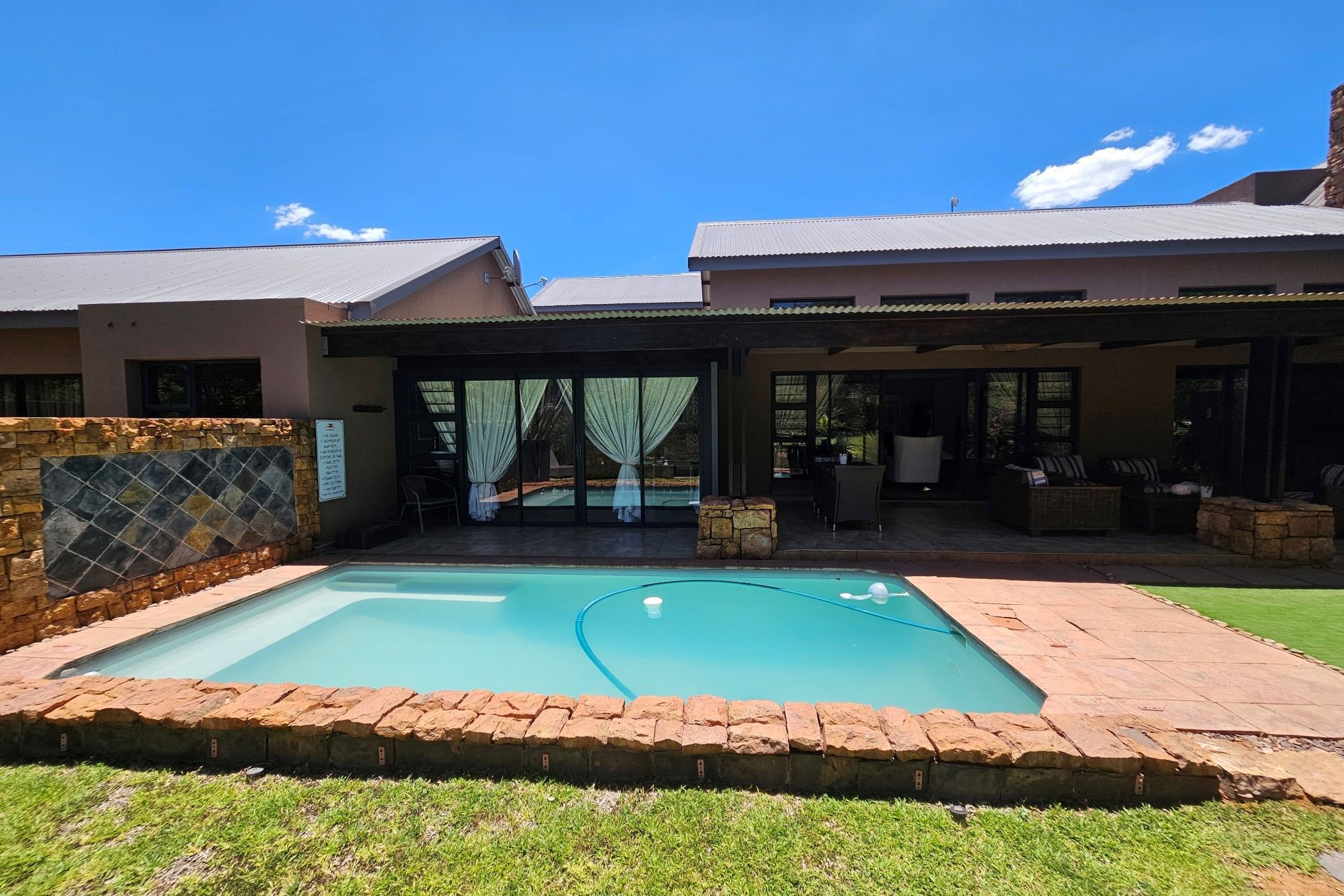 Bed & breakfast for sale in Kathu - 1RN1636760