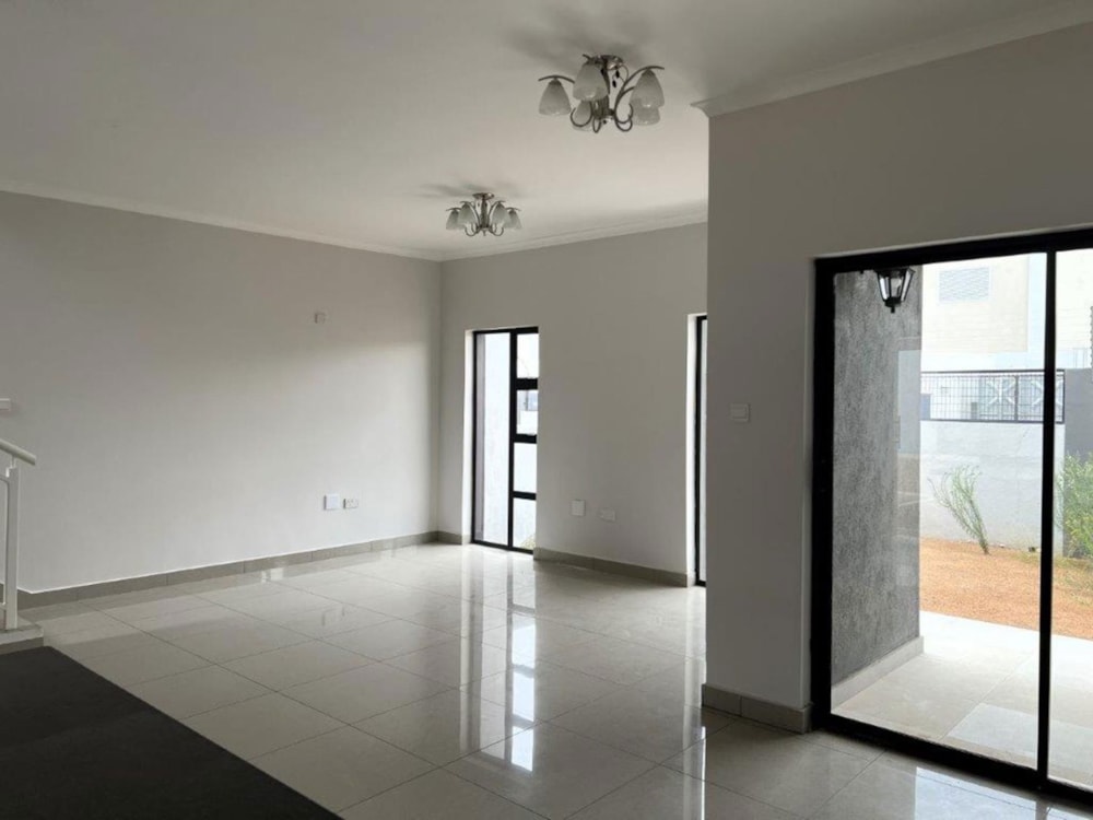 Townhouse let in Broadhurst, Botswana - 3BO1701254