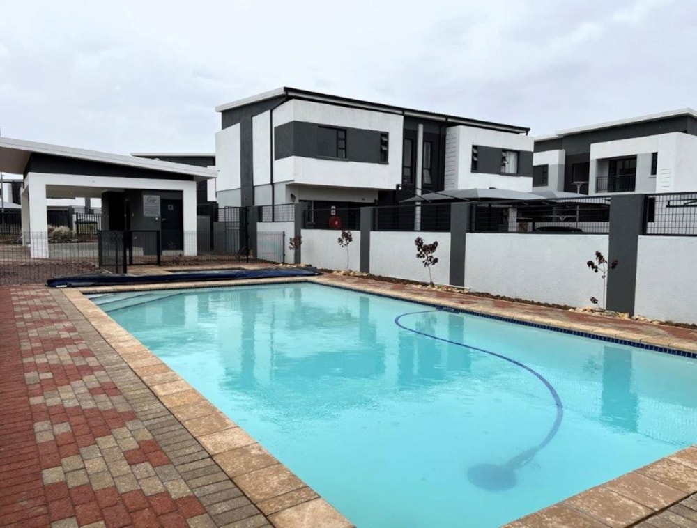 Townhouse let in Broadhurst, Botswana - 3BO1701254