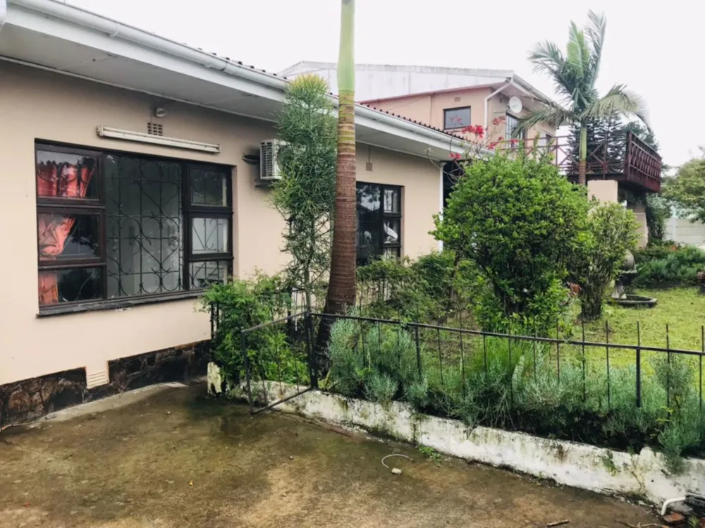 Double-storey house for sale in Norwood, Mthatha - 1MH1636921