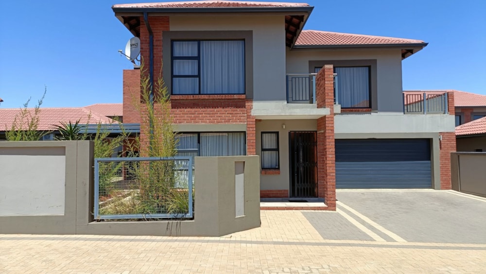 Security complex home to rent in Langenhovenpark - 1BX1725194