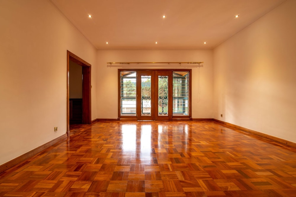 House for sale in Spring Valley, Kenya - 3KE1719017 House for sale in Spring Valley, Kenya - 3KE1719017