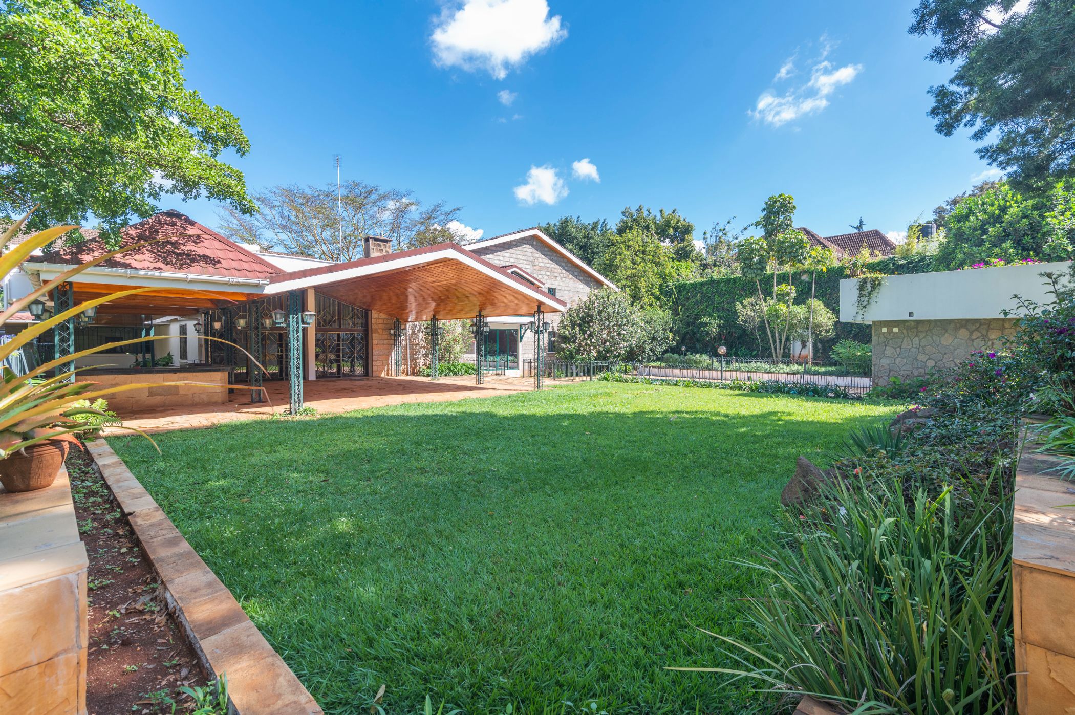 House for sale in Spring Valley, Kenya - 3KE1719017