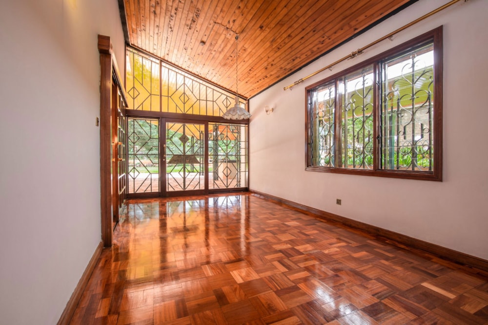 House for sale in Spring Valley, Kenya - 3KE1719017 House for sale in Spring Valley, Kenya - 3KE1719017