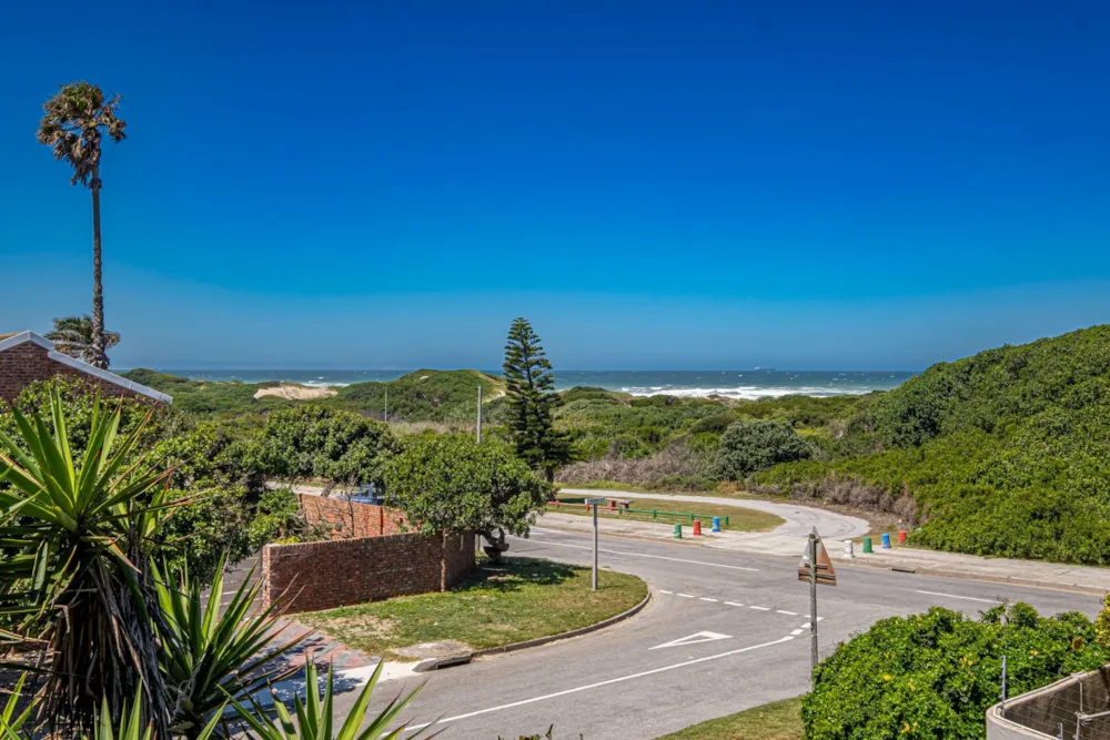 Townhouse for sale in Bluewater Bay, Port Elizabeth, Gqeberha - 1PLZ1637061