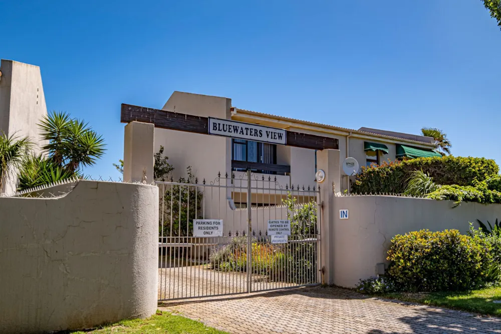 Townhouse for sale in Bluewater Bay, Port Elizabeth, Gqeberha - 1PLZ1637061