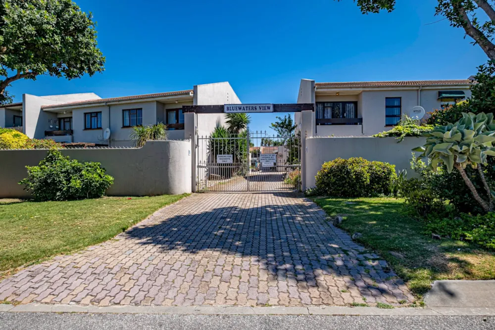 Townhouse for sale in Bluewater Bay, Port Elizabeth, Gqeberha - 1PLZ1637061
