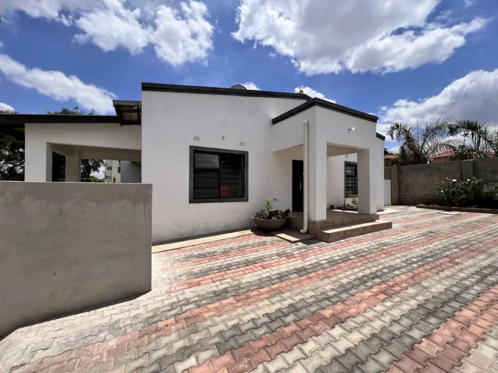 Double-storey house for sale in Ibex Hill, Zambia - 3ZA1637363