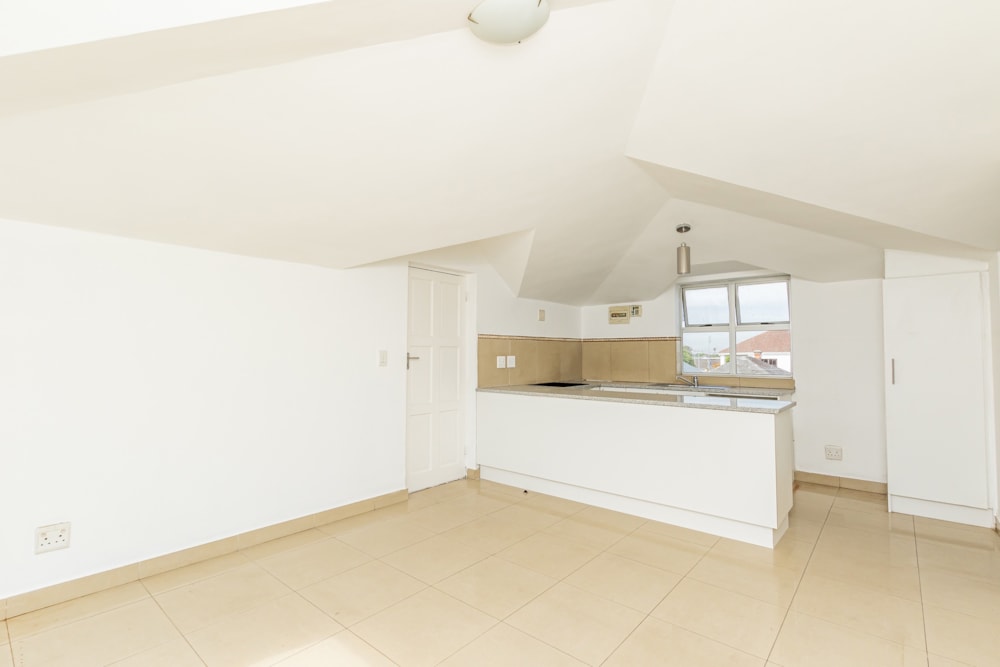 Apartment sold in Wynberg, Cape Town - KW1637871 Apartment sold in Wynberg, Cape Town - KW1637871