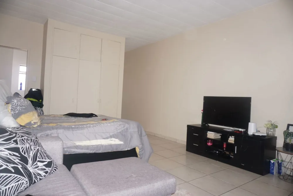 Bachelor apartment let in Willows - 1BX1730044 Bachelor apartment let in Willows - 1BX1730044