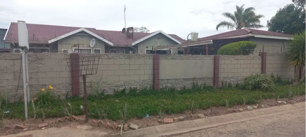 Commercial business for sale in Southernwood, Mthatha - 1MH1746285 Commercial business for sale in Southernwood, Mthatha - 1MH1746285