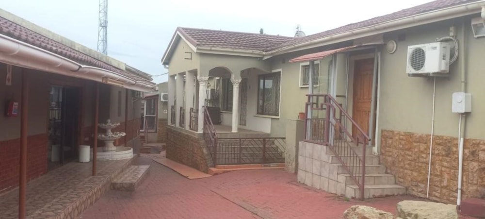 Bed & breakfast for sale in Southernwood, Mthatha - 1MH1681206 Bed & breakfast for sale in Southernwood, Mthatha - 1MH1681206