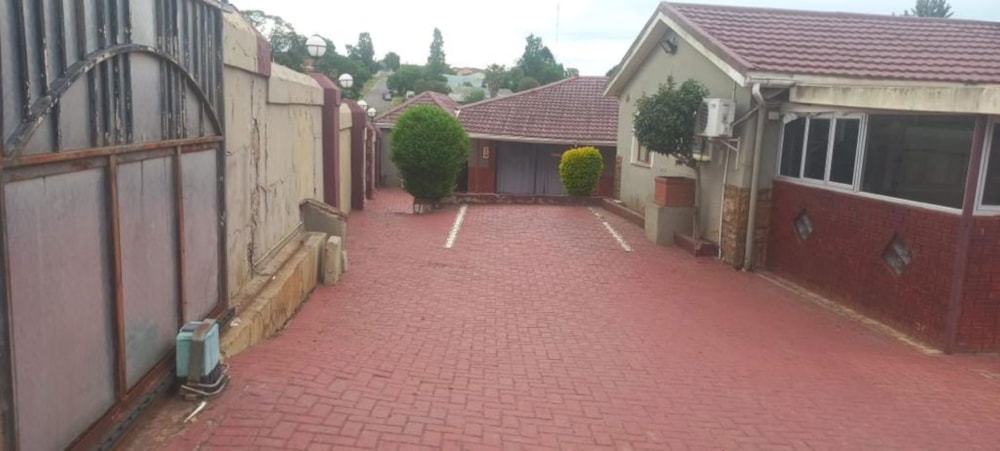 Bed & breakfast for sale in Southernwood, Mthatha - 1MH1681206 Bed & breakfast for sale in Southernwood, Mthatha - 1MH1681206