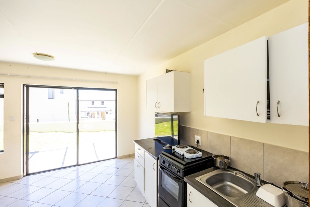 Apartment for sale in Kidds Beach - 1ET1638532