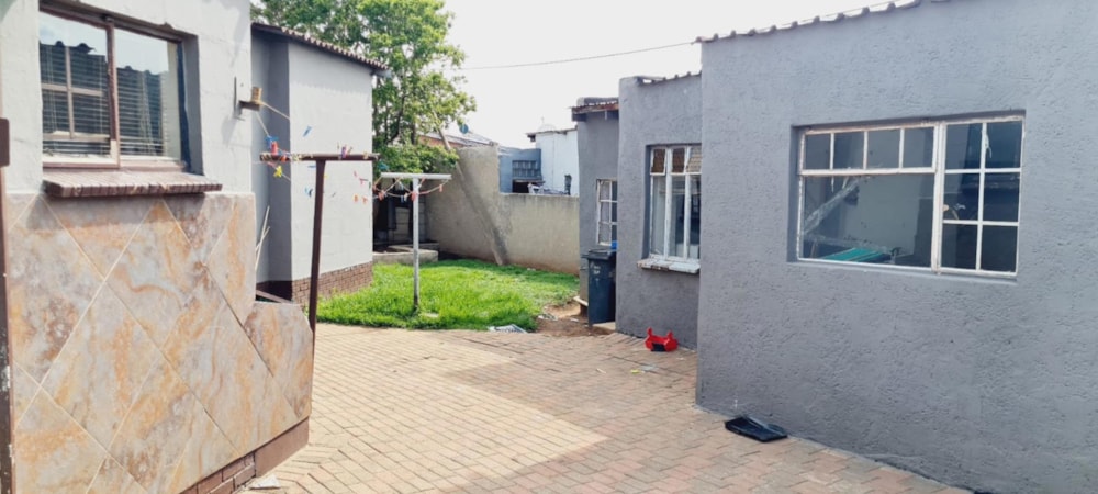 House for sale in Eldorado Park - 1GV1638398 House for sale in Eldorado Park - 1GV1638398