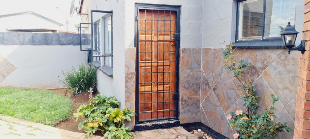 House for sale in Eldorado Park - 1GV1638398 House for sale in Eldorado Park - 1GV1638398