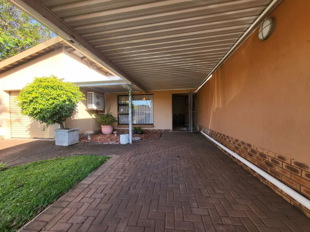 Townhouse to rent in Veldenvlei - 1RY1755724