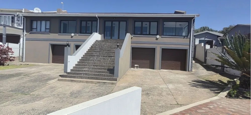 Double-storey house for sale in Hibberdene - 1PX1635959