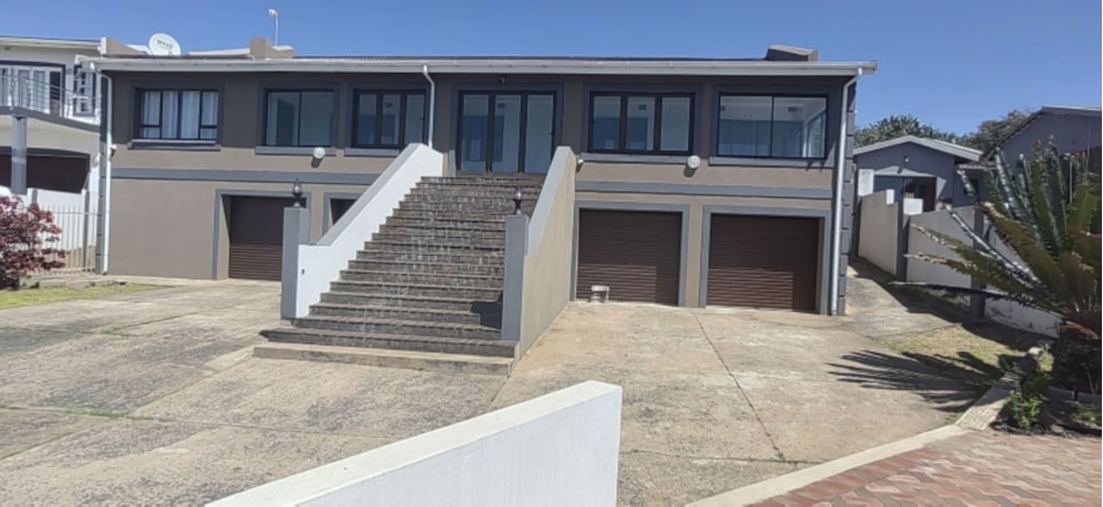 Double-storey house for sale in Hibberdene - 1PX1635959