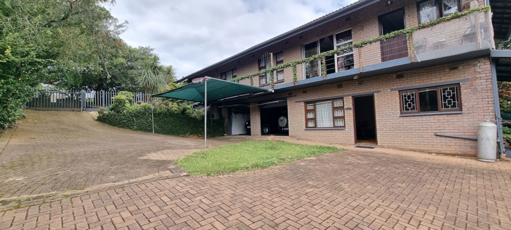 Double-storey house for sale in Umtentweni - 1PX1636464 Double-storey house for sale in Umtentweni - 1PX1636464